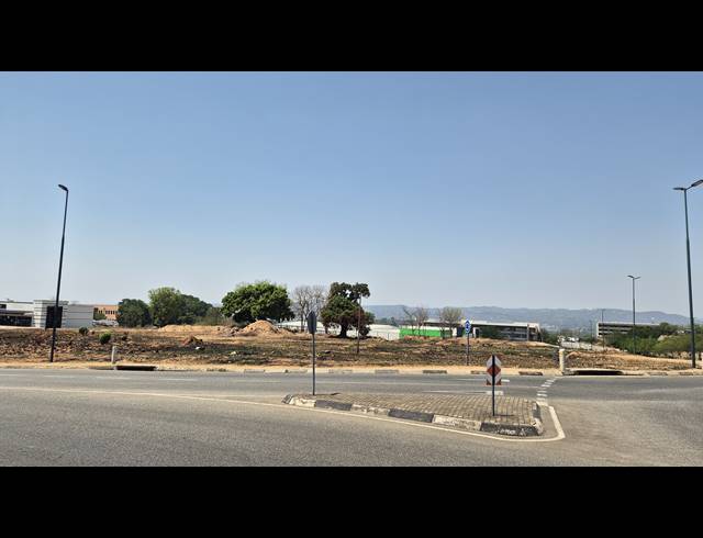 11,900M² VACANT LAND FOR SALE IN RIVERSIDE PARK